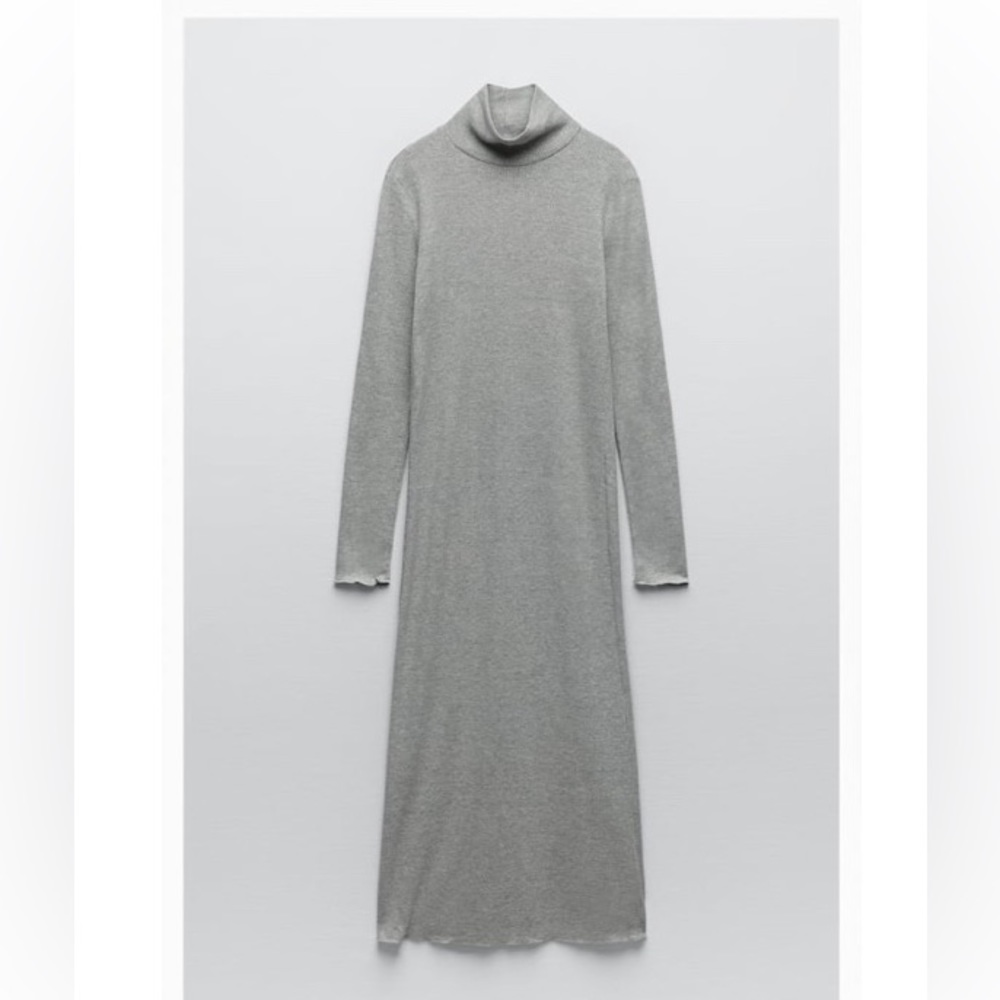 Zara SHINY HIGH COLLAR DRESS
LIGHT GRAY size M good condition